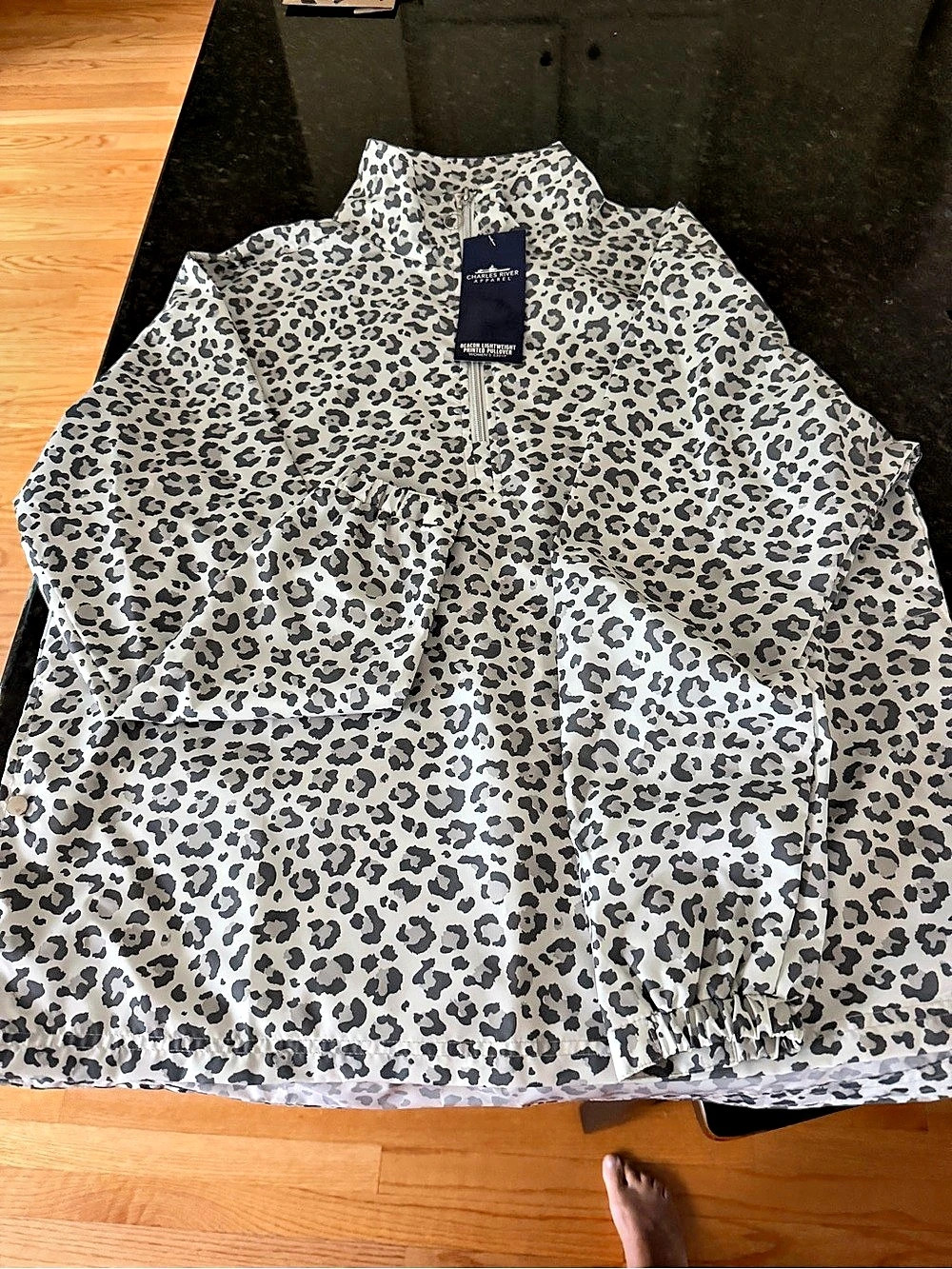 Athleta Leopard Print Vest in Gray & Black Size Medium NWT